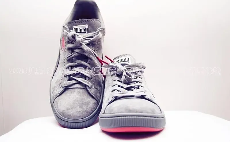 2025儿童时尚加绒平底运动鞋：开启潮流与舒适的双重体验